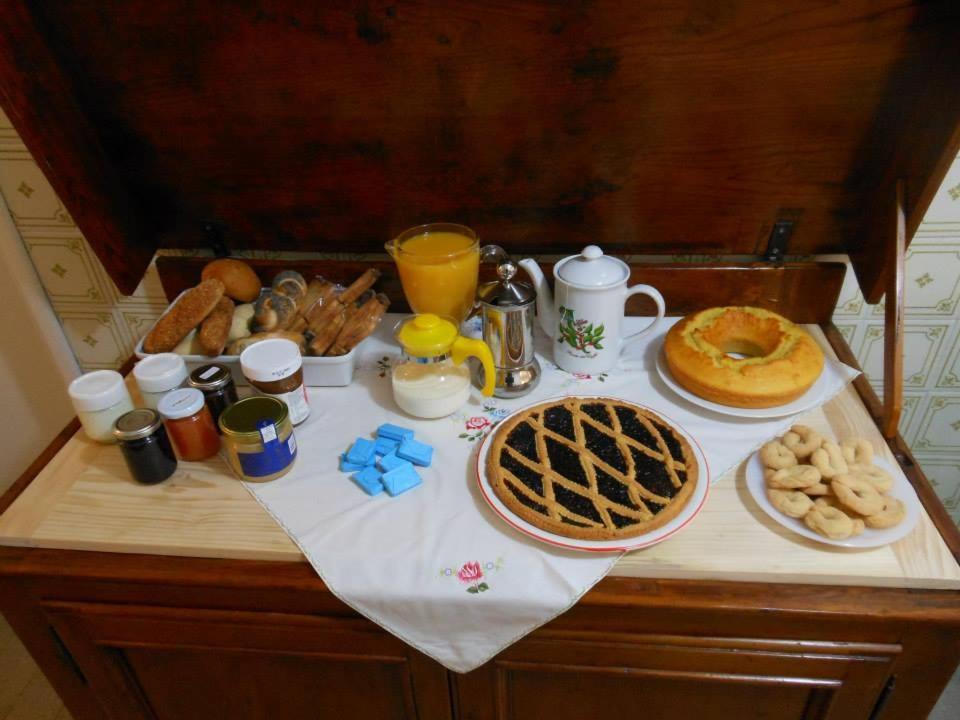 Serra deʼ Conti B&B Le Stanze Del Chiostro المظهر الخارجي الصورة